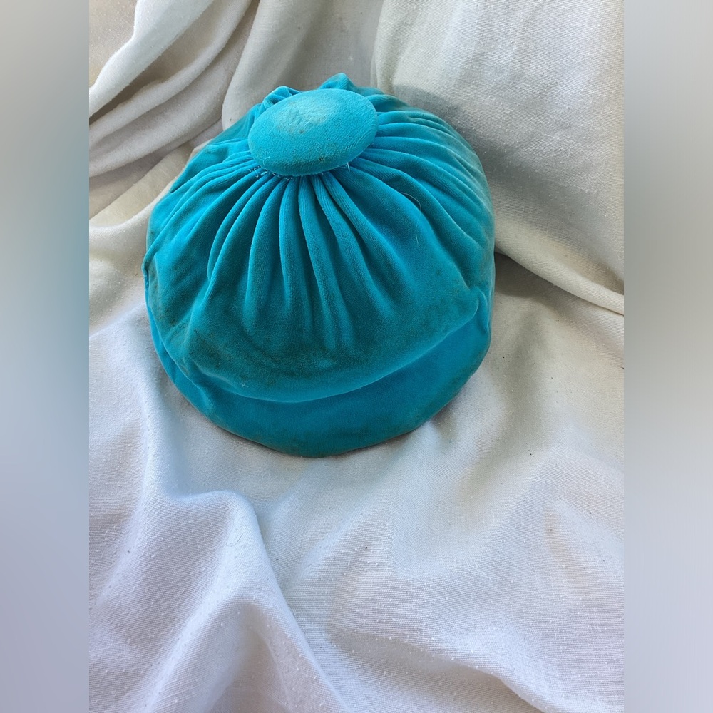 Vintage turquoise hat